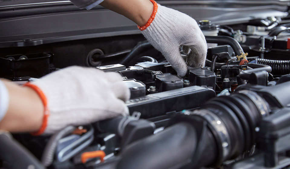 摄图网_501686564_汽车故障排查车辆零件检查(企业商用)